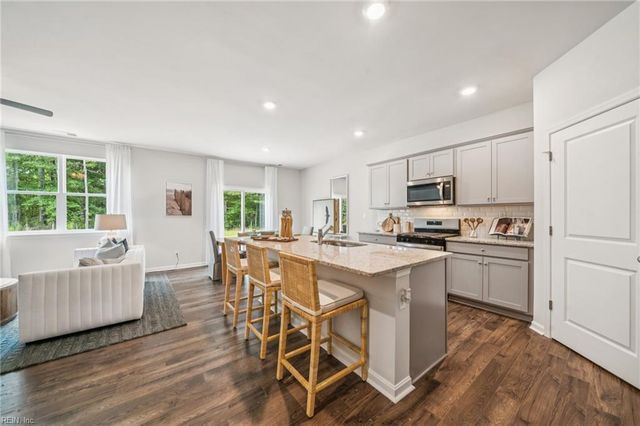 7785 Patriots WAY E, Gloucester, VA 23061