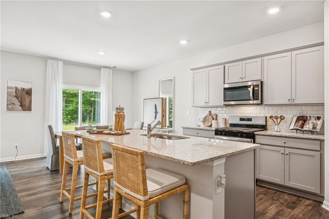 7785 Patriots WAY E, Gloucester, VA 23061