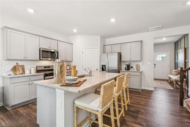 7785 Patriots WAY E, Gloucester, VA 23061