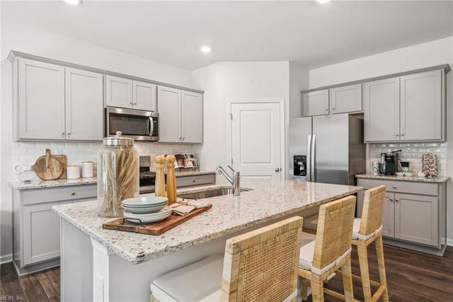 7785 Patriots WAY E, Gloucester, VA 23061