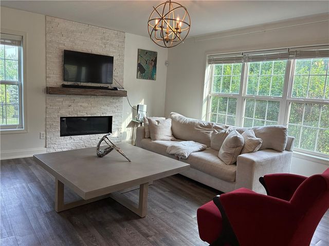 18 Dona Lea, Perinton, NY 14450