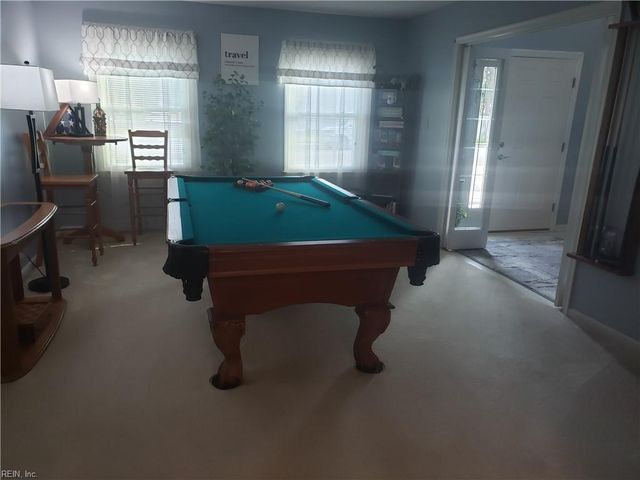 2 Ridge Lake DR, Hampton, VA 23666