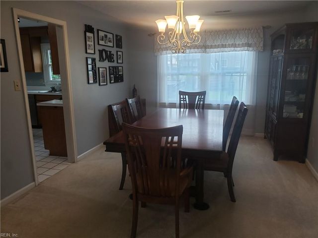 2 Ridge Lake DR, Hampton, VA 23666