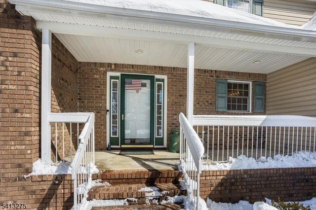 10 Hawthorn Dr, Roxbury Twp., NJ 07876