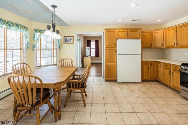 10 Hawthorn Dr, Roxbury Twp., NJ 07876