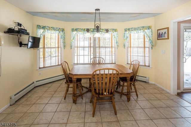 10 Hawthorn Dr, Roxbury Twp., NJ 07876