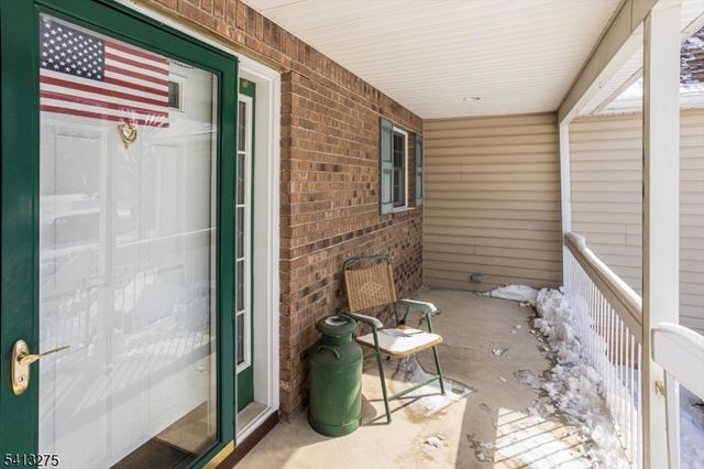 10 Hawthorn Dr, Roxbury Twp., NJ 07876