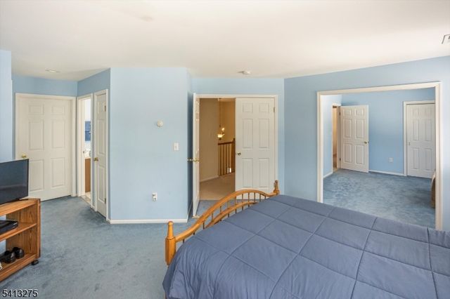 10 Hawthorn Dr, Roxbury Twp., NJ 07876