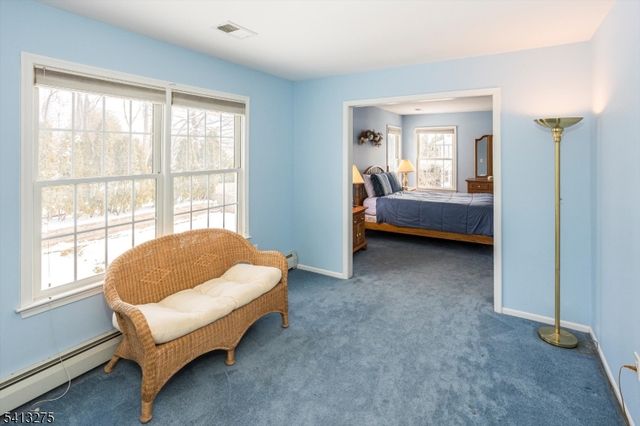 10 Hawthorn Dr, Roxbury Twp., NJ 07876