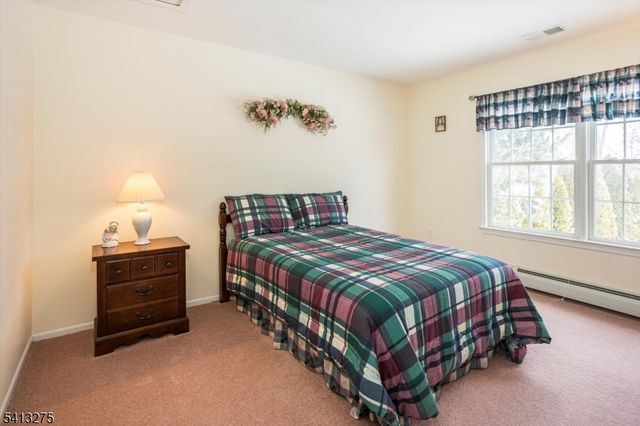 10 Hawthorn Dr, Roxbury Twp., NJ 07876