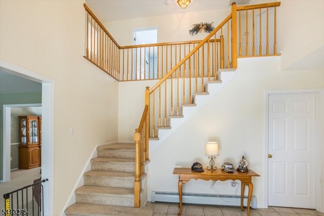 10 Hawthorn Dr, Roxbury Twp., NJ 07876