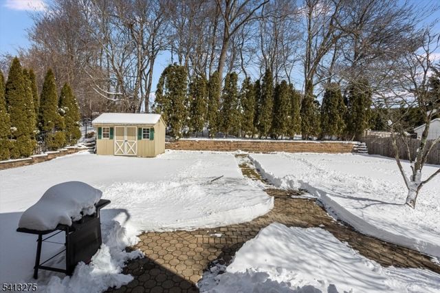 10 Hawthorn Dr, Roxbury Twp., NJ 07876