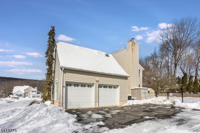 10 Hawthorn Dr, Roxbury Twp., NJ 07876