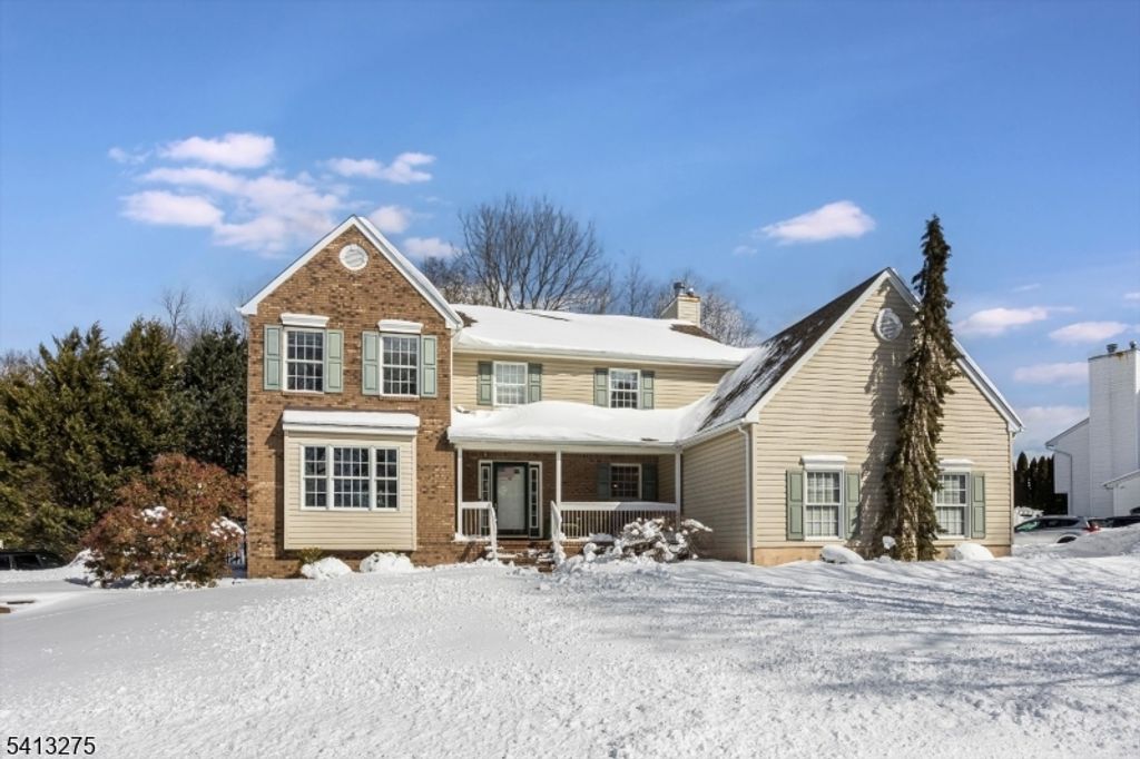 10 Hawthorn Dr, Roxbury Twp., NJ 07876