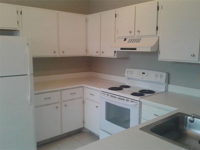 11969 NW 11th Street 11969, Pembroke Pines, FL 33026