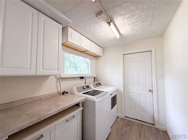 925 Woodcrest Lane, Hazelwood, MO 63042