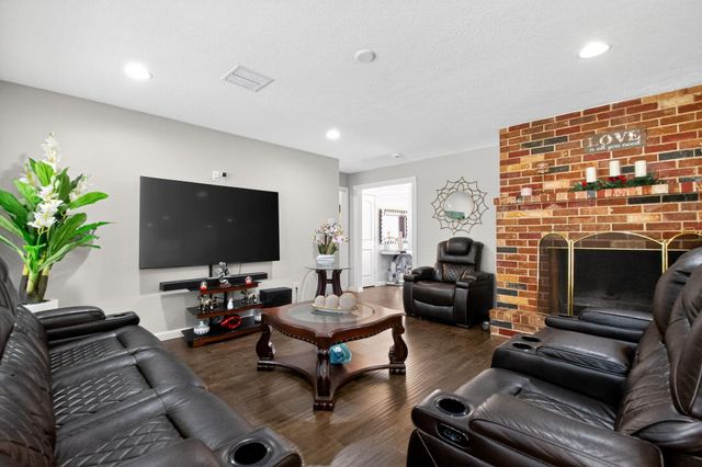 2514 Creekleaf Road, Houston, TX 77068