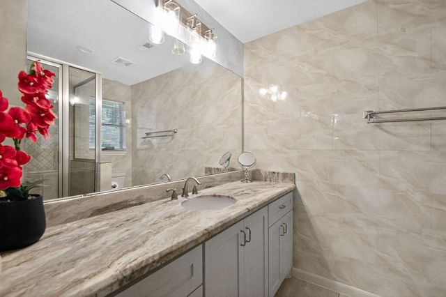 2514 Creekleaf Road, Houston, TX 77068