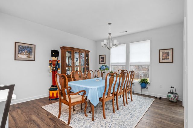 2165 Kings Walk DR, Roanoke, VA 24012