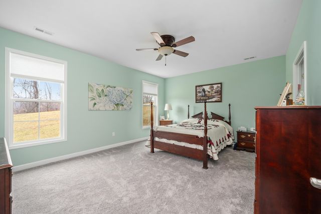 2165 Kings Walk DR, Roanoke, VA 24012