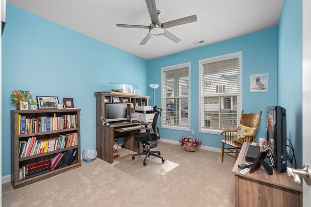 2165 Kings Walk DR, Roanoke, VA 24012