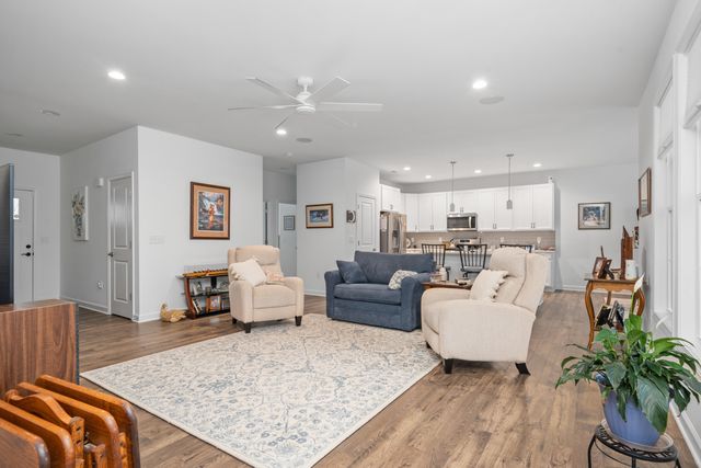 2165 Kings Walk DR, Roanoke, VA 24012