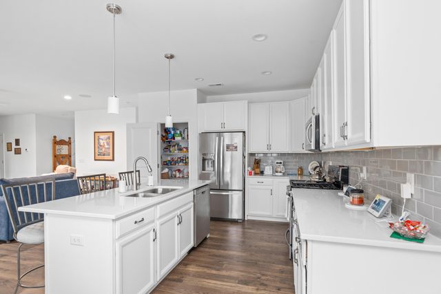 2165 Kings Walk DR, Roanoke, VA 24012