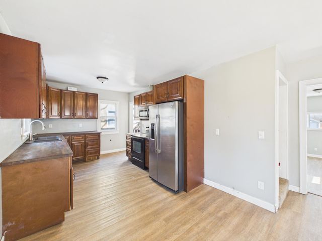 2651 Thomas Avenue N, Minneapolis, MN 55411