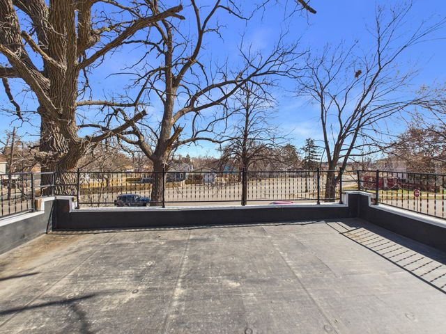 2651 Thomas Avenue N, Minneapolis, MN 55411