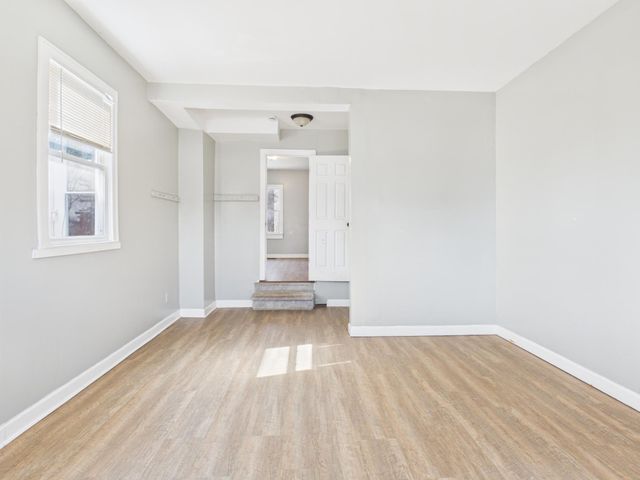 2651 Thomas Avenue N, Minneapolis, MN 55411