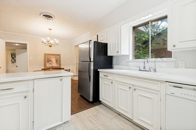 1809 Glenbrook Drive, Irving, TX 75061