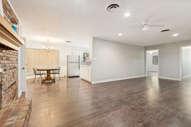 1809 Glenbrook Drive, Irving, TX 75061