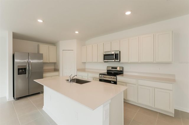 2014 LASSO LOOP, Eagle Lake, FL 33839