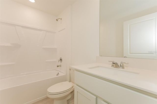 2014 LASSO LOOP, Eagle Lake, FL 33839