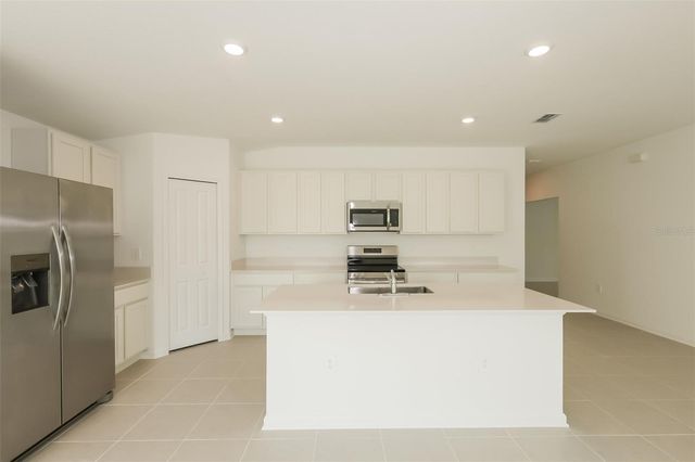 2014 LASSO LOOP, Eagle Lake, FL 33839