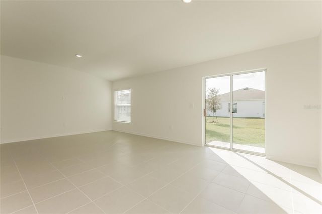 2014 LASSO LOOP, Eagle Lake, FL 33839