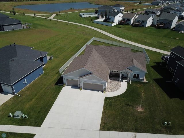 1845 67th Avenue S, Fargo, ND 58104