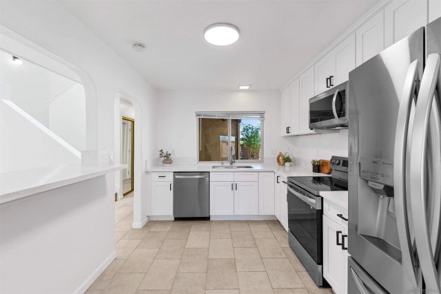 10318 Caminito Agadir, San Diego, CA 92131