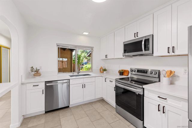 10318 Caminito Agadir, San Diego, CA 92131