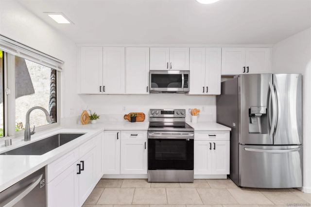 10318 Caminito Agadir, San Diego, CA 92131