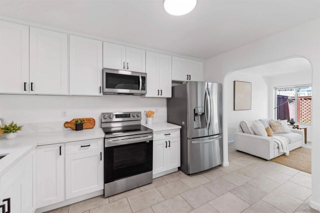 10318 Caminito Agadir, San Diego, CA 92131