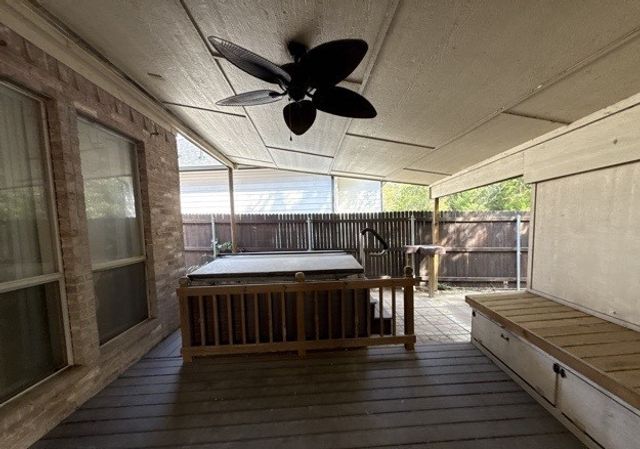 108 Indian Oaks Trail, West Tawakoni, TX 75474