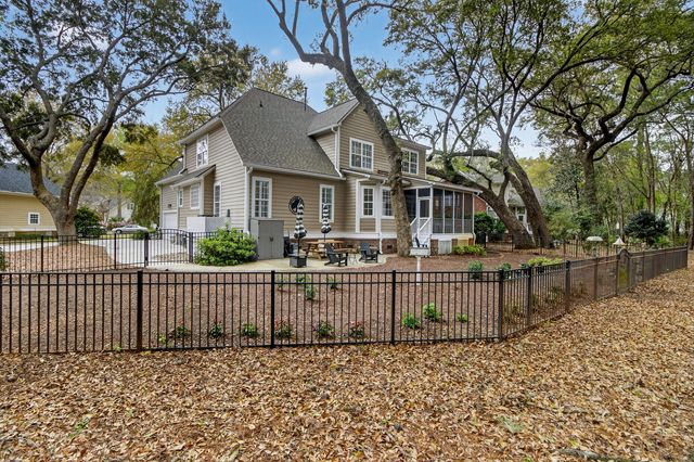 1309 Country Wood Court, Mount Pleasant, SC 29466