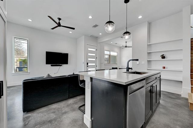 2812 E 4th ST 2, Austin, TX 78702