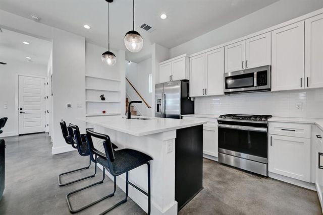 2812 E 4th ST 2, Austin, TX 78702