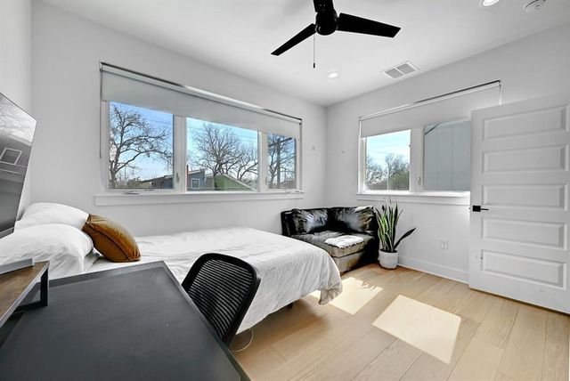 2812 E 4th ST 2, Austin, TX 78702