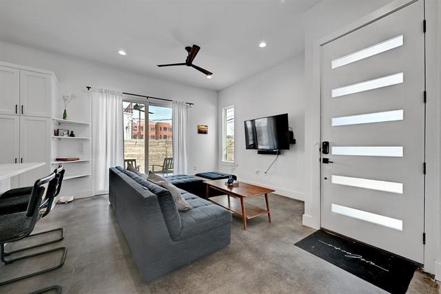 2812 E 4th ST 2, Austin, TX 78702