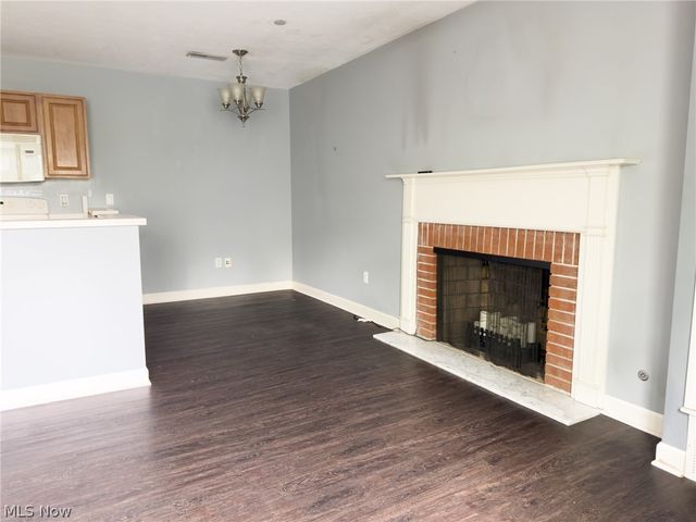 2885 Pease Drive 309, Rocky River, OH 44116