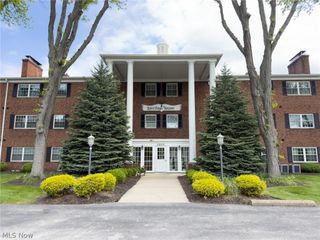 2885 Pease Drive 309, Rocky River, OH 44116