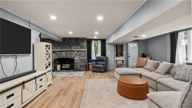7075 South Abbott Road, Boston, NY 14075
